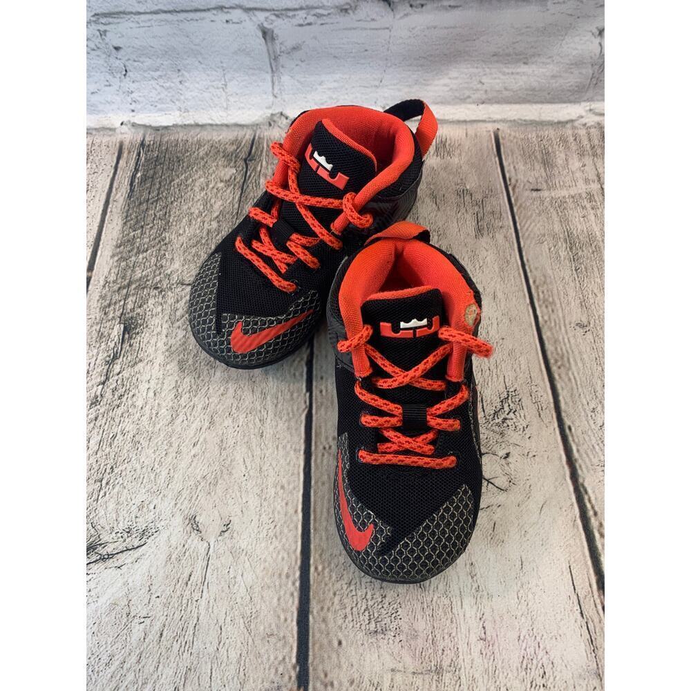 NIKE Boy’s LeBron XII TD Sneakers / Size: 7C